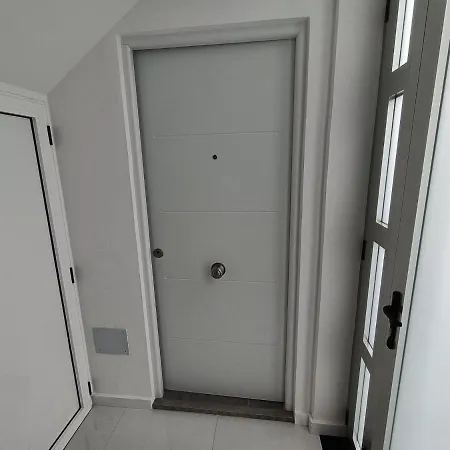 New & Modern Studio Loft 2 Apartament *