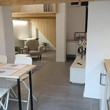 New & Modern Studio Loft 2 Lägenhet *