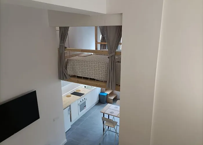 New & Modern Studio Loft 2